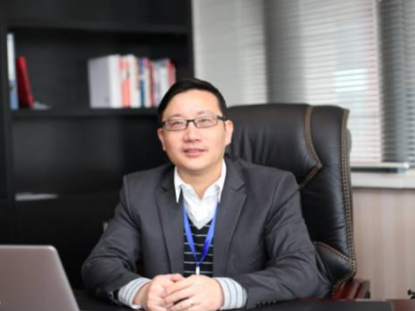 激光領(lǐng)軍人物之楊林：讓每個(gè)人都感受到激光的魅力