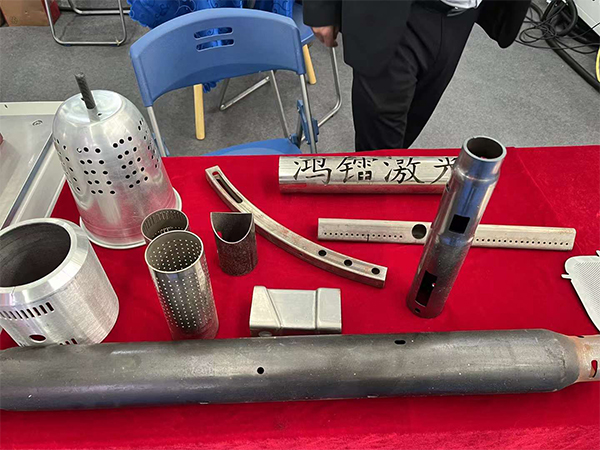 鴻鐳激光第2屆襄陽(yáng)工博會(huì)展覽會(huì)完美收官