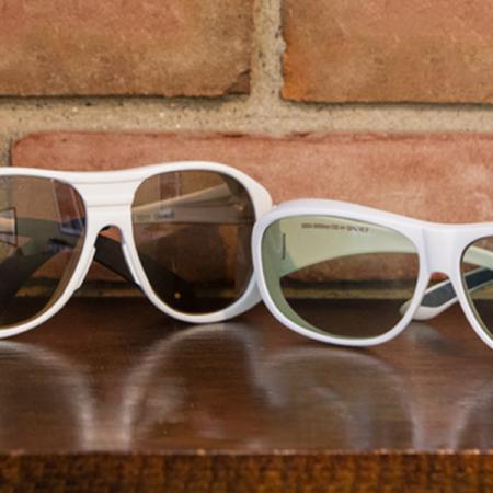 激光防護(hù)眼鏡/防護(hù)罩/窗口/板