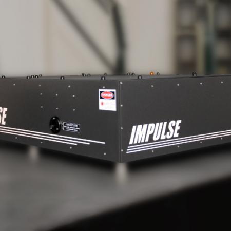 半導(dǎo)體泵浦摻鐿全固態(tài)光纖飛秒激光器